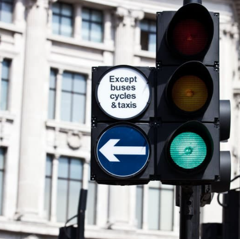 Traffic Signal on Green, Smart Junctions tackling congestion and pollution