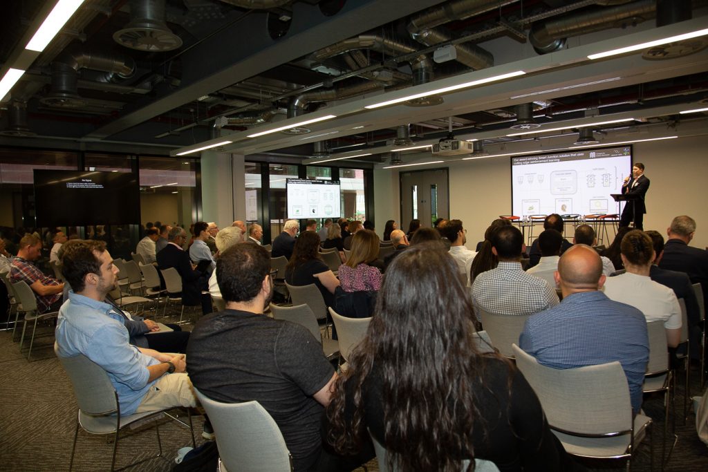 Image of the audience watching a panel session at the Viva Smart Junction 5G showcase event